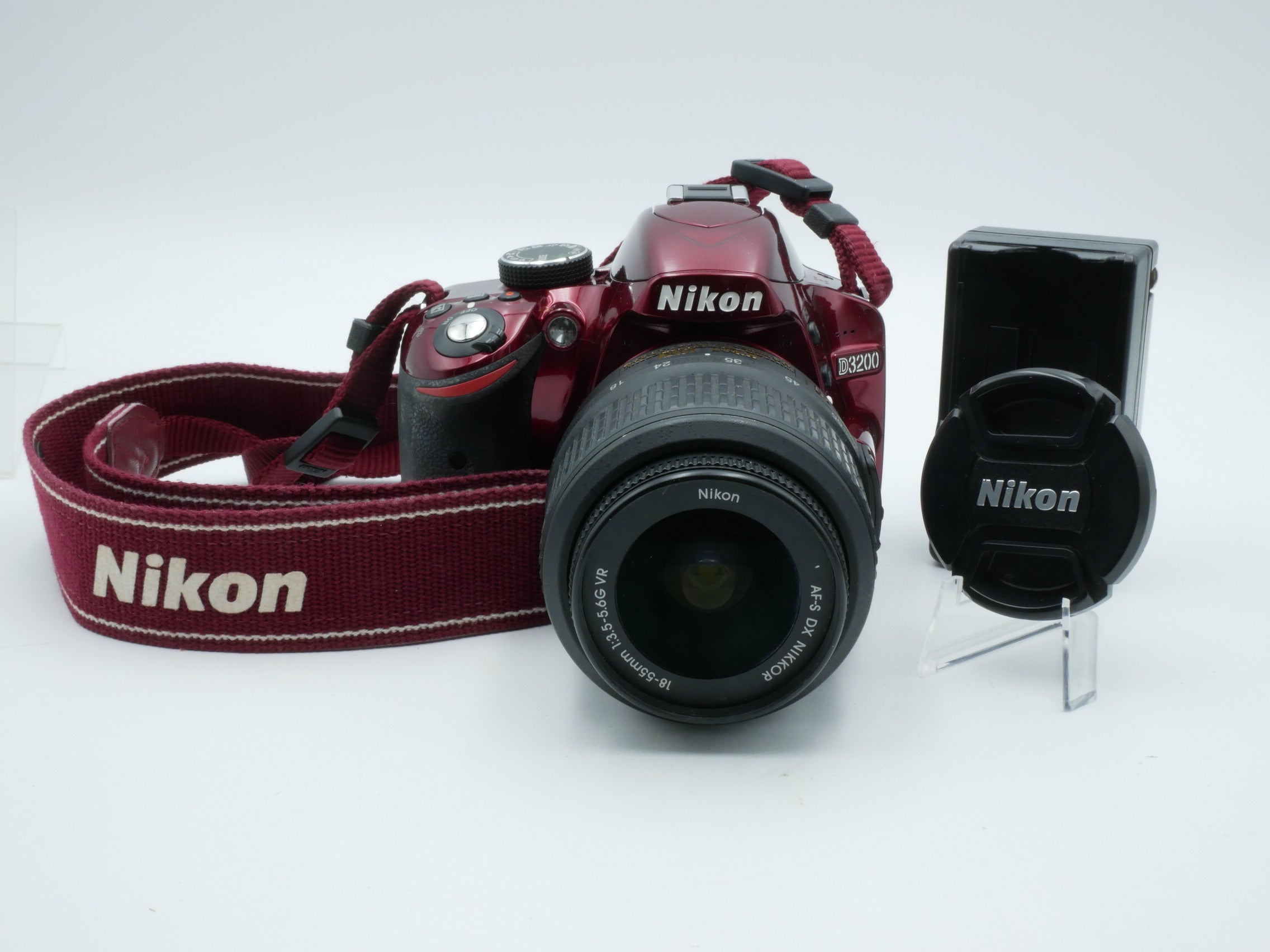 Nikon D3200 中古 レッド レンズ18-55mm 1:3.5-5.6G USED Nikon D3200 with 18-55mm (3422886WW)