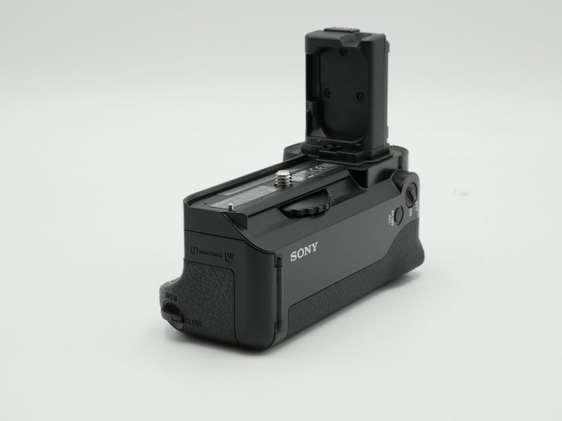 Used Sony VG-C4EM Battery Grip (3349382-IWW)