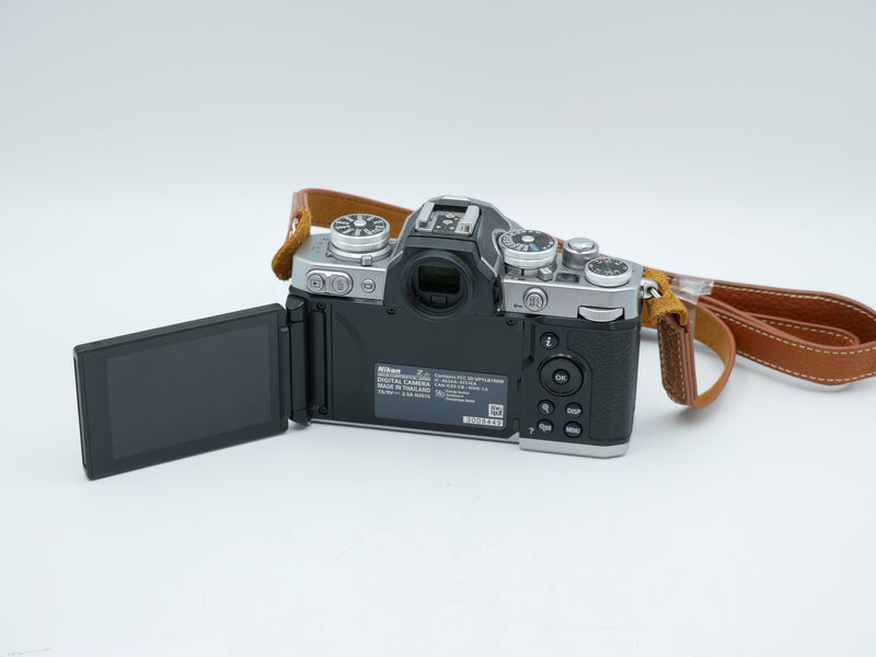 USED Nikon Zfc Mirrorless Camera w/ 16-50mm F3.5-5.6 + Case (3008449WW + 30037155WW)