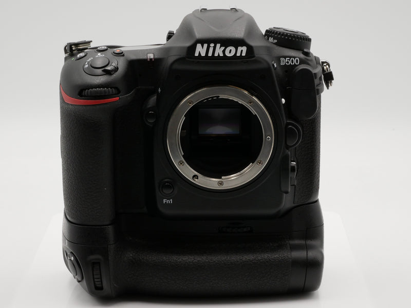 Used Nikon D500 DX Body w battery grip (3064929+3035300WW)