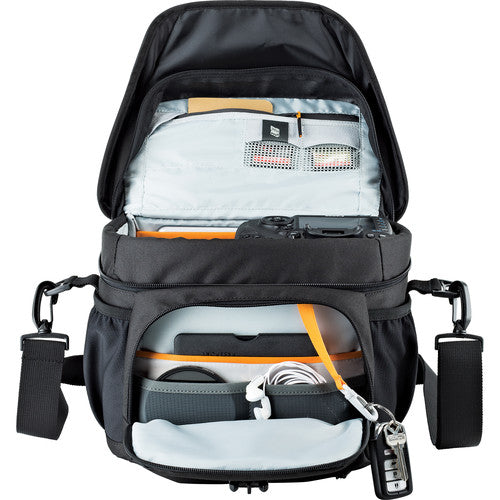 Loweproカメラバック　2つセット Lowepro Nova 180 AW II Shoulder Bag (Black)