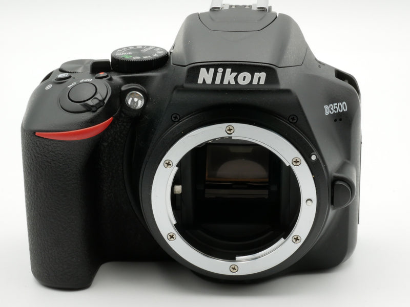 USED Nikon D3500 w 18-55mm (