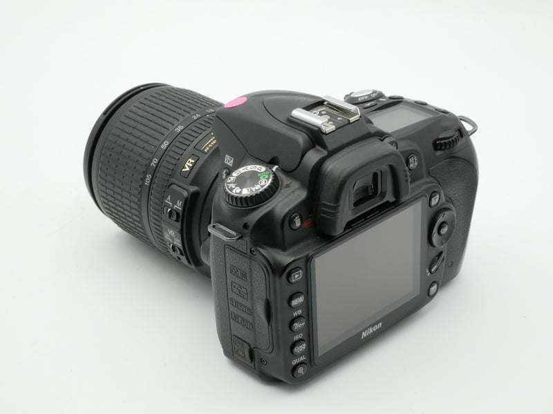 USED Nikon D90 w/ AF-S 18-105mm 3.5-5.6 ED DX (3163628+US36510510WW)